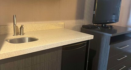 Best Western Plus Rama Inn & Suites Room Type - Suite-2 Queen Beds, Non-Smoking, Fireplace, Sofabed, Microwave And Refrigerator, Wi-Fi, Full Breakfa Best Western Plus Rama Inn & Suites Room Type - Suite-2 Queen Beds, Non-Smoking, Fireplace, Sofabed, Microwave And Refrigerator, Wi-Fi, Full Breakfa