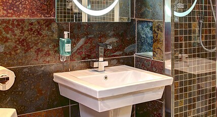 Best Western Plus Centurion Hotel Room Type - 1 Double Bed, Mobility Accessible, Walk In Shower, Non-Smoking