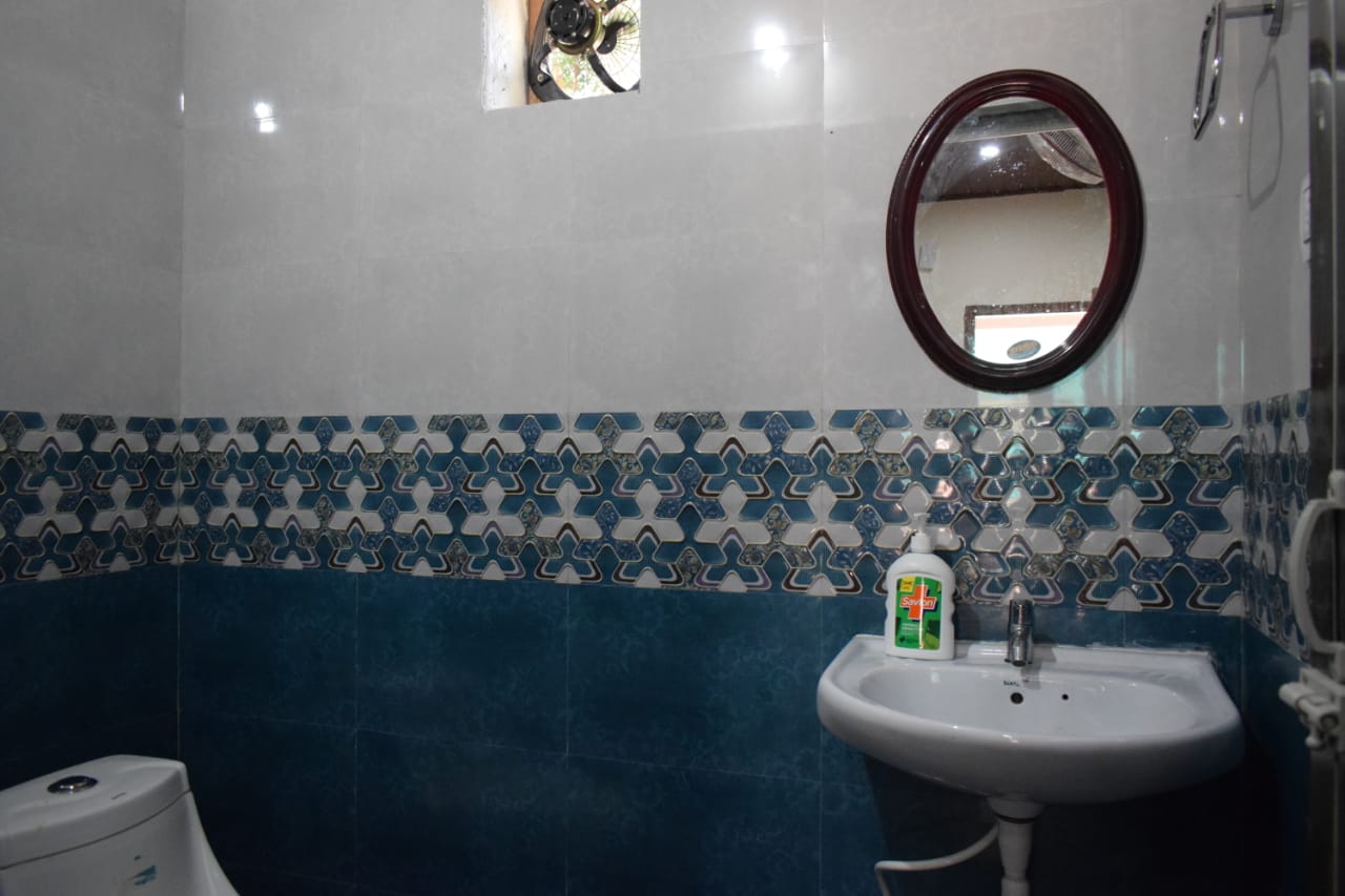 Eastern Giri home stay - Tap to explore photos
