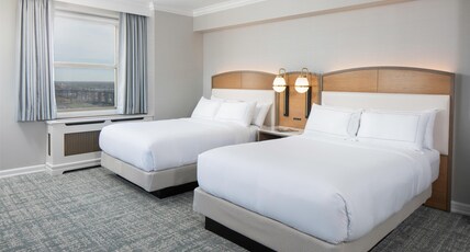 Hilton Milwaukee City Center Room Type - 2 DBL MOB ACC W  RI SHWR