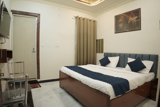 HOTEL AASHRAY