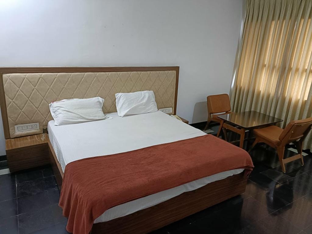 Hotel Amarawathi - Tap to explore photos