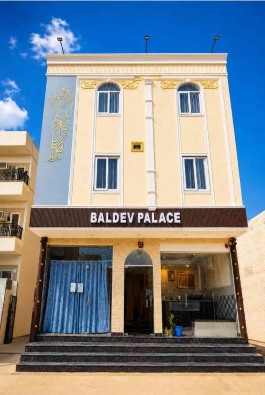 Hotel Baldev Palace - Tap to explore photos