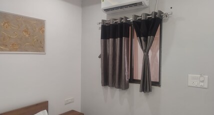 Hotel Shri Gulzar Room Type - Deluxe Room