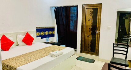 Shree Kesar Inn Room Type - Deluxe Room