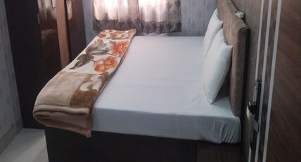 Virendra Palace Guest House Room Type - Deluxe Room