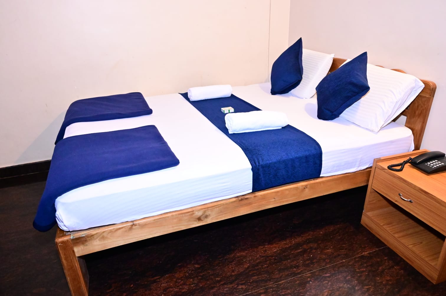 Jaya Paradise - Tap to explore photos