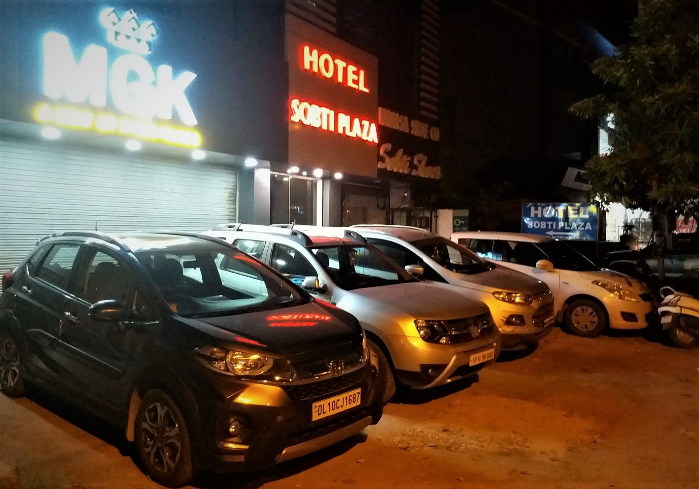 Hotel Sobti Plaza - Tap to explore photos