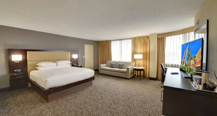 Hilton Orlando/Altamonte Springs Room Type - 1 KING CORNER ROOM