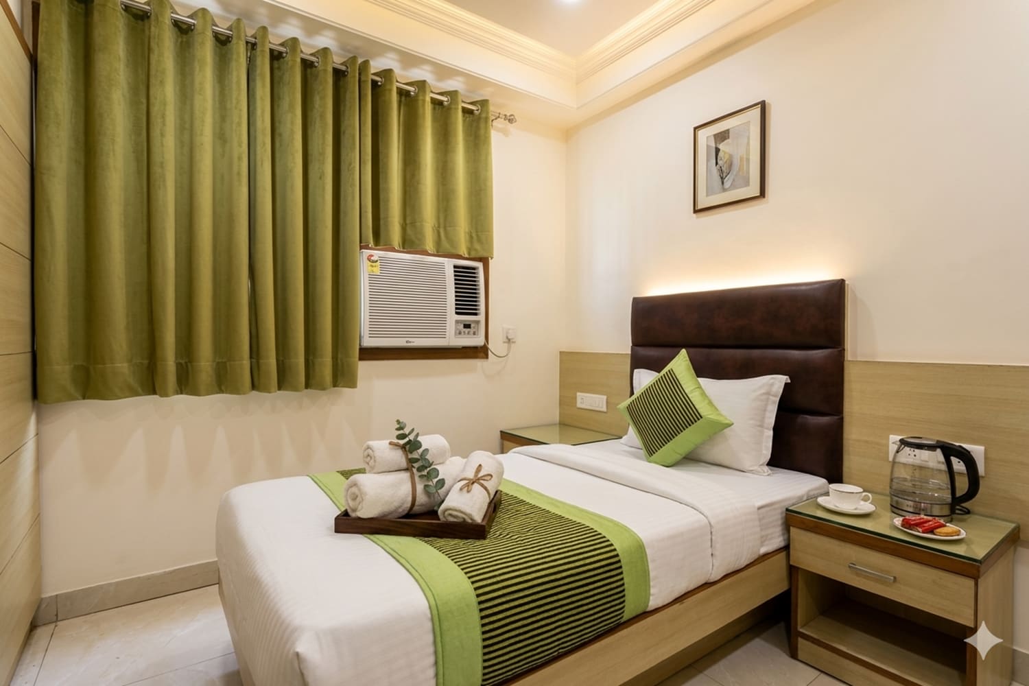 Hotel Lav Kush Deluxe @ 5 Mins from Connaught Place - Tap to explore photos
