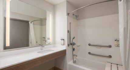 Holiday Inn Express BOTHELL Room Type - 1 King Suite Sofa Bed Holiday Inn Express BOTHELL Room Type - 1 King Suite Sofa Bed