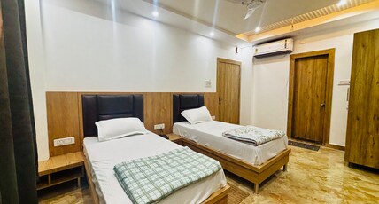 BHANUDEY INN Room Type - Deluxe Room with Single Double Bed with City View