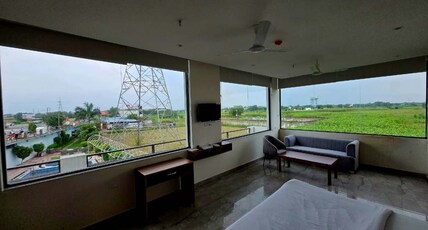 Lotus Lakes Hotel Room Type - Super Spacious Suite Room (with pool and garden view)