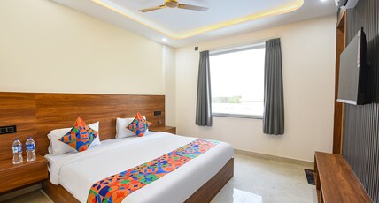 FabHotel Sky I Room Type - Deluxe Room