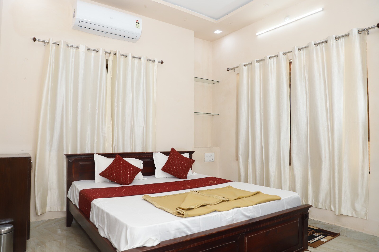 PITHORA HOTELS AND RESORTS - Tap to explore photos