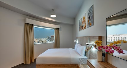 Wescott Hotel Bur Dubai Room Type - Deluxe Waterfront Room Wescott Hotel Bur Dubai Room Type - Deluxe Waterfront Room