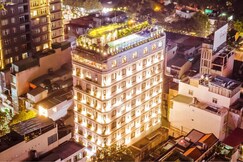 Happy Life Grand Hotel & Sky Bar