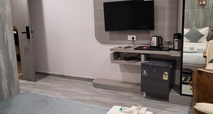 The Royal Era Hotel Room Type - Royal Suite Room