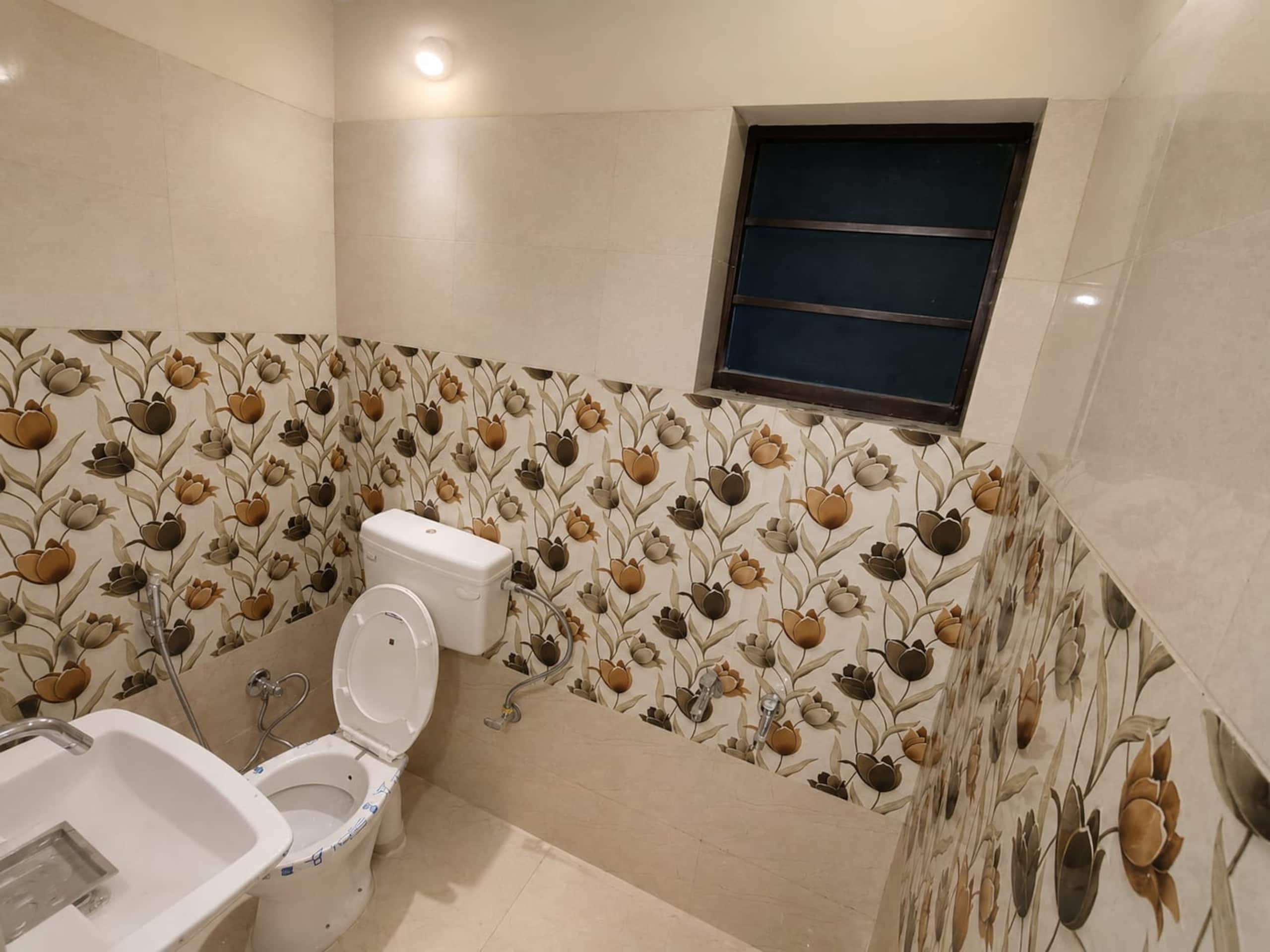 Elegant Private Room for a Comfortable Stay - Tap to explore photos