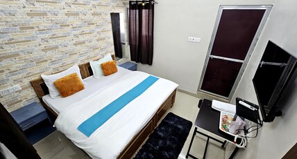 BADRINATH GUEST HOUSE Room Type - Deluxe Ac Room