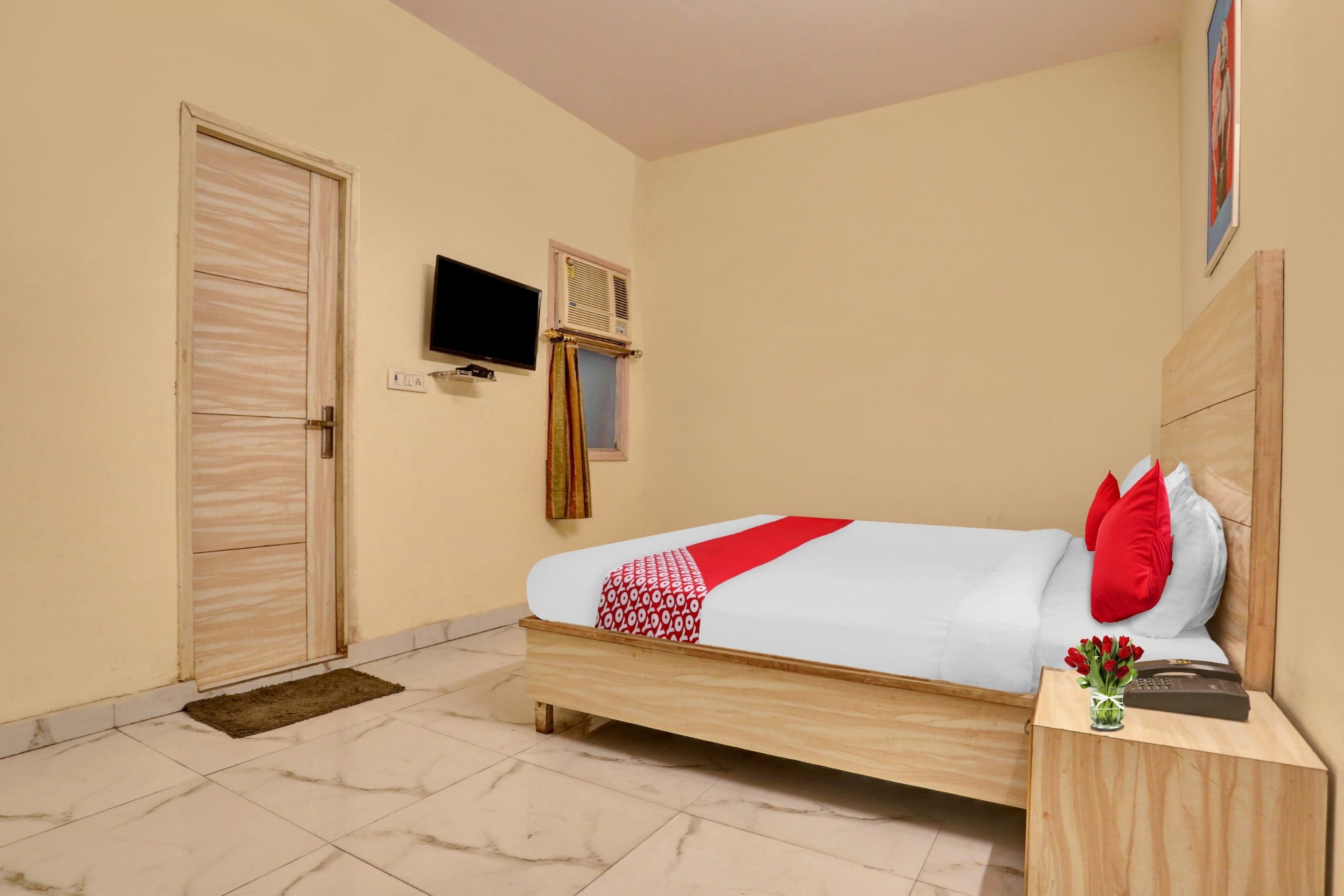 Hotel O Raas Near Hira Sweet - Tap to explore photos