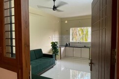 Le Divine C3 1BHK Premium Apartment - 100m from Guruvayur Temple