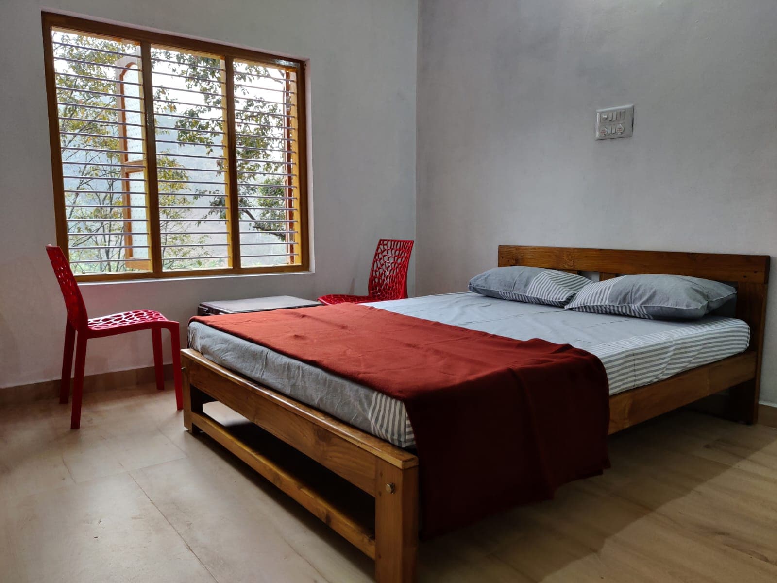 Santoor Homestay. - Tap to explore photos