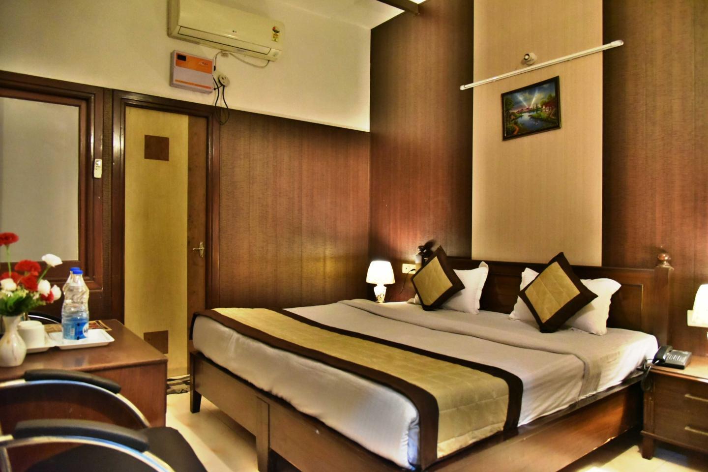 Hotel Hk continental - Tap to explore photos