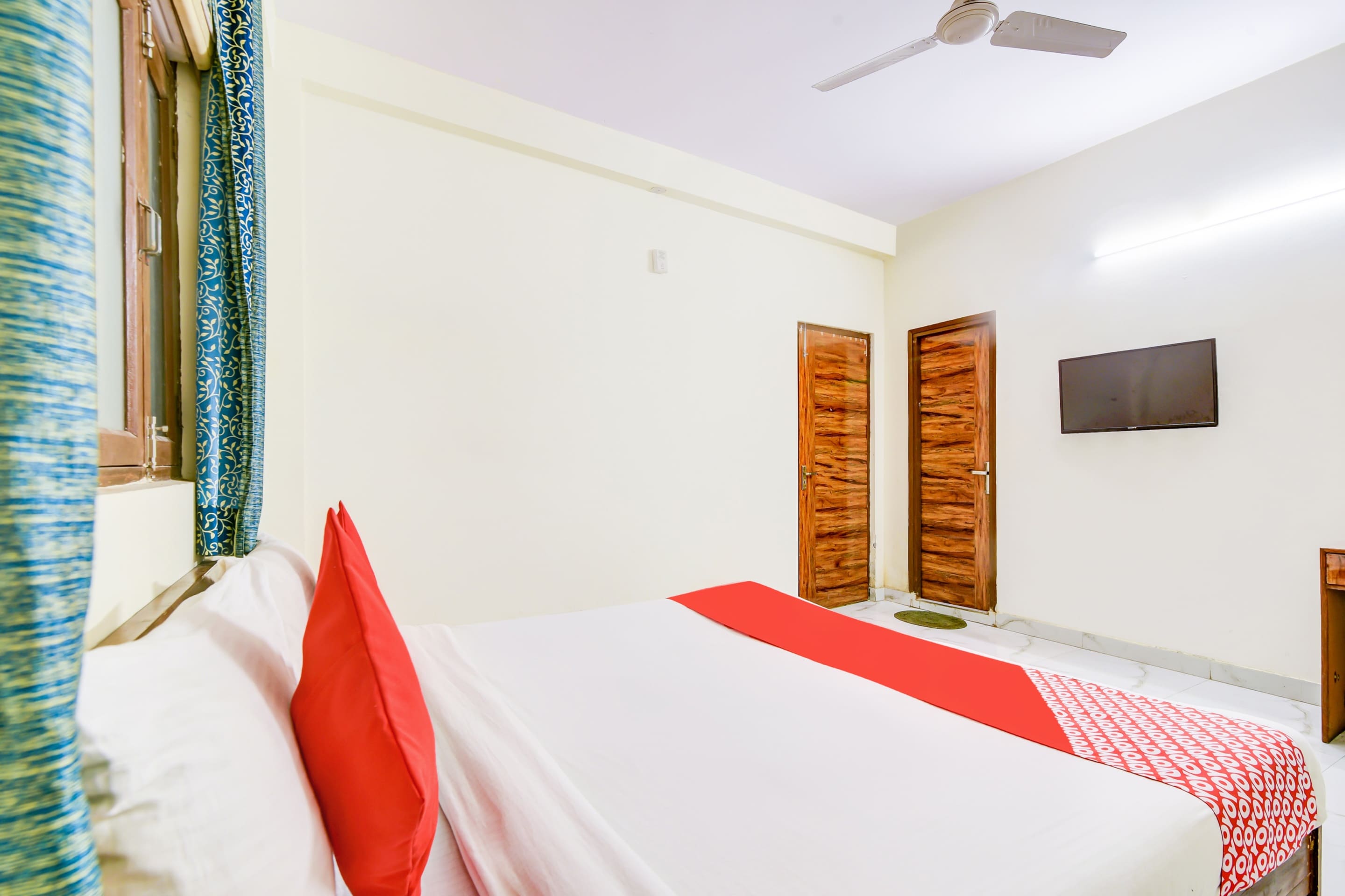 Hotel O Vishwakarma Palace - Tap to explore photos