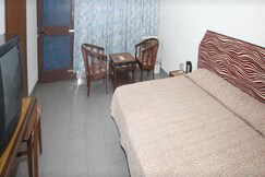 Hote Yamuna, Paonta (HPTDC )