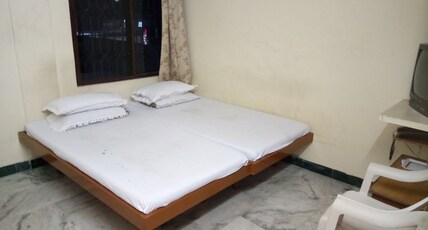 BALAN GUEST HOUSE Room Type - Triple bed Non AC