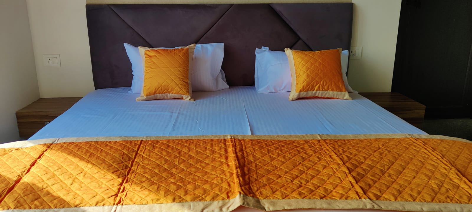 homestay Sugara - Tap to explore photos