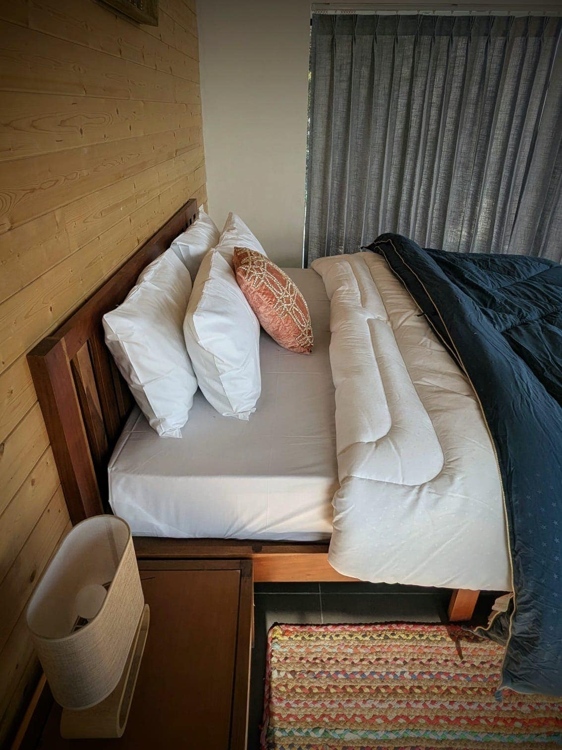 Kempty Top Himalayan Cabin - Tap to explore photos