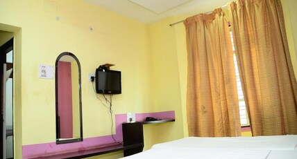 Hotel Bilwa Palace Room Type - Budget Room