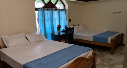 Bluemoon Bungalow Room Type - Quadruple Room with Bathtub
