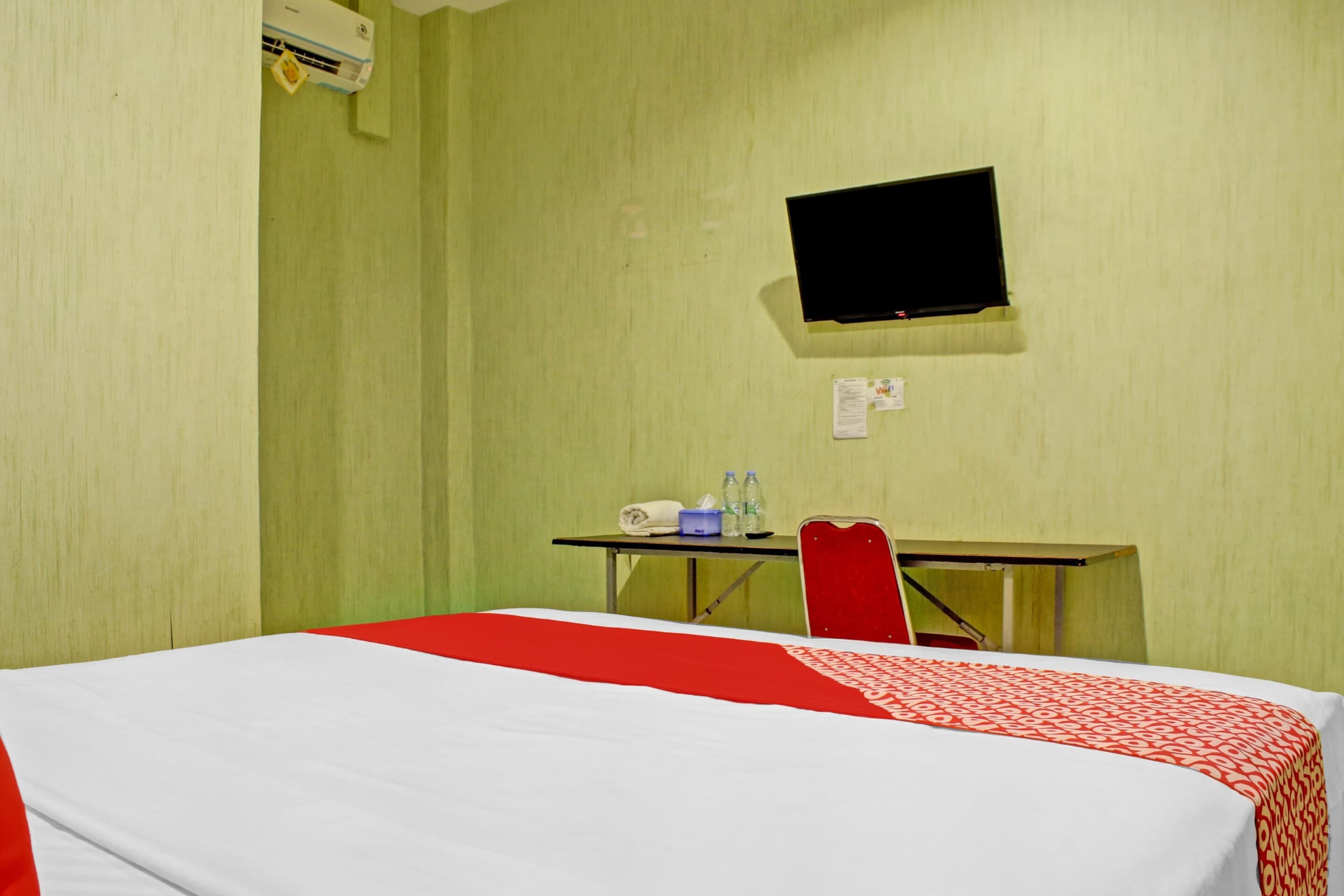 Hotel O Permata Inn - Tap to explore photos