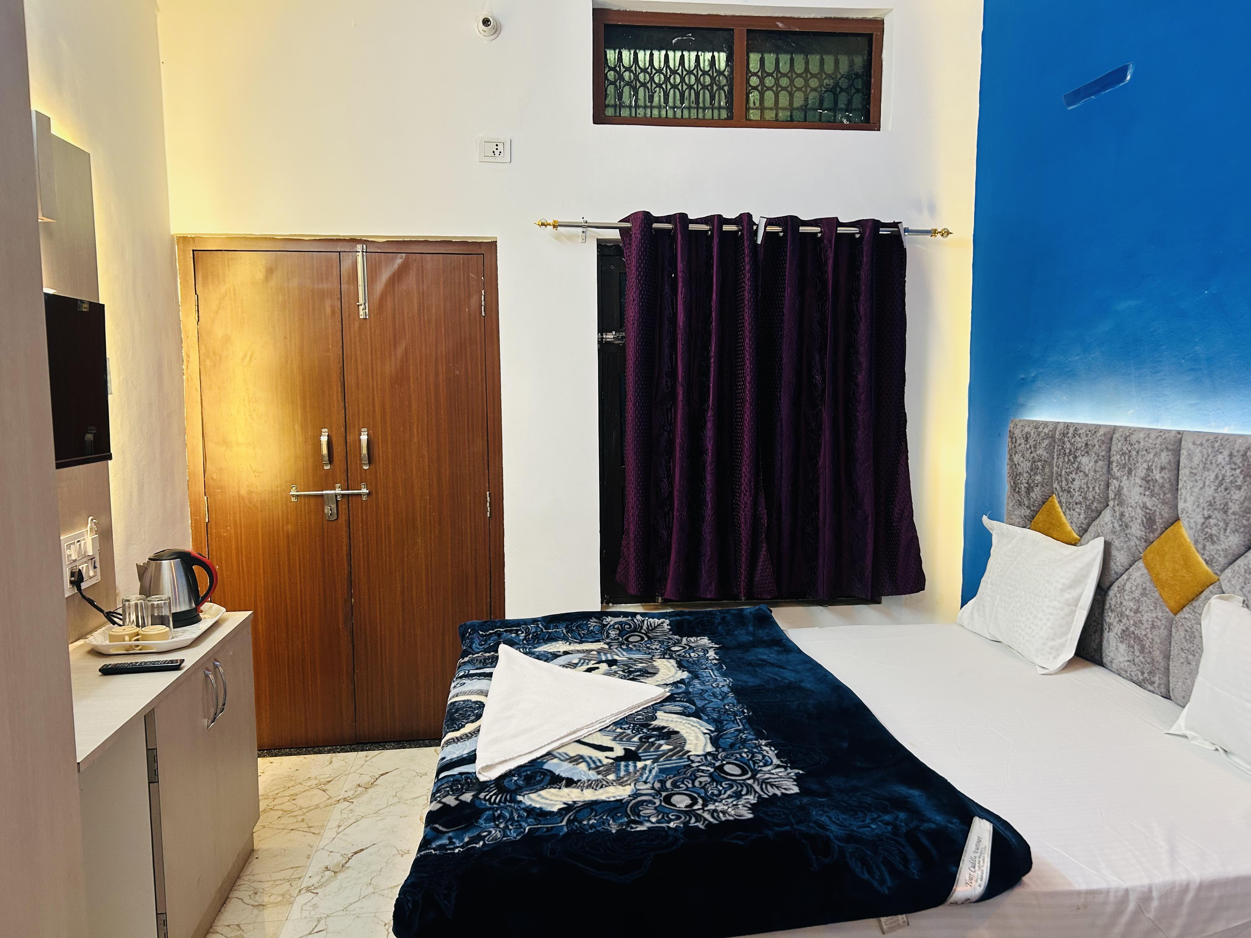 Divya darshan guest house - Tap to explore photos