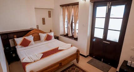 Lakefront Home Hotel Room Type - FAMILY - MULTI-SUITE