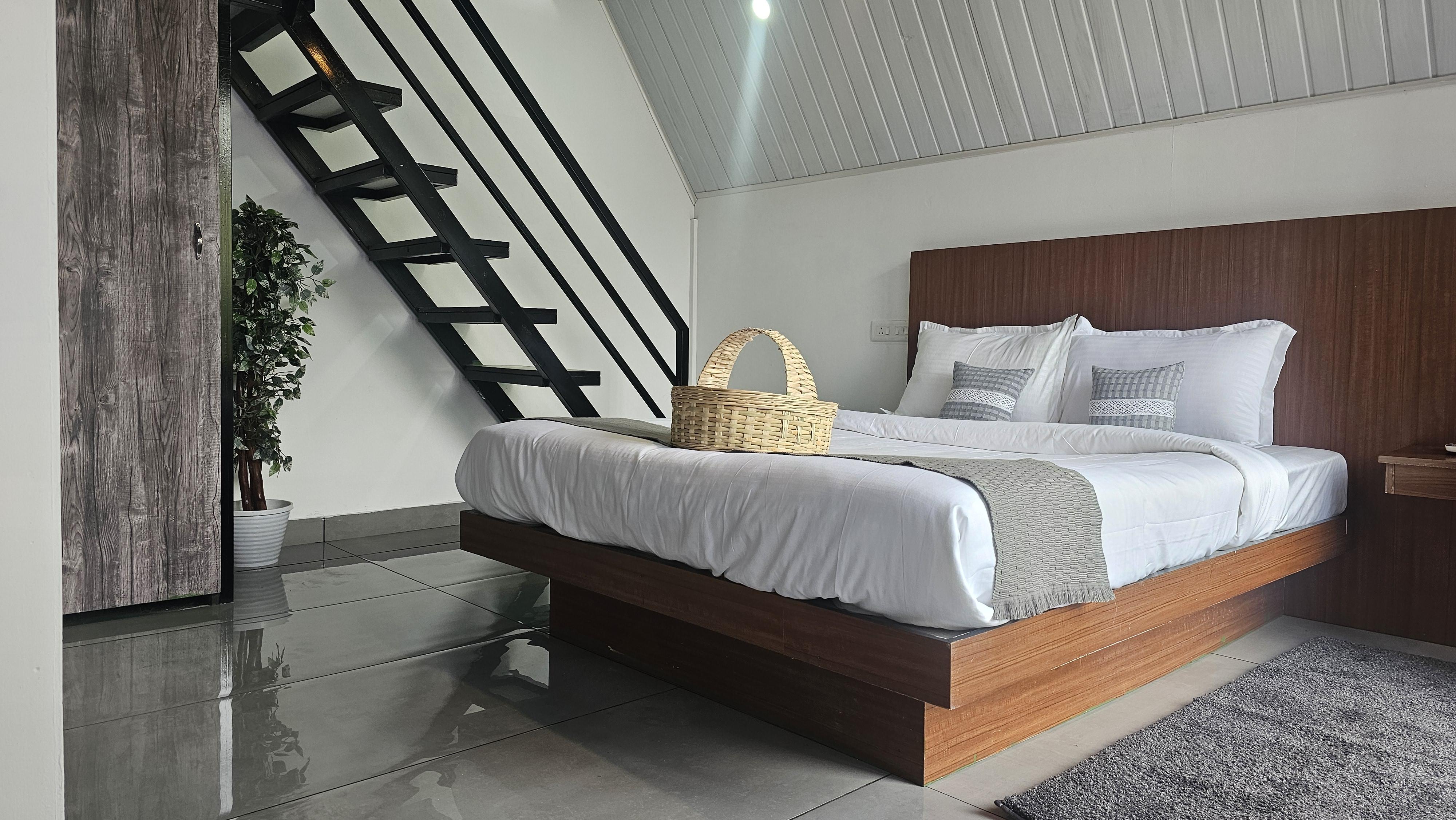 Mithra Munnar Treehouse and Rooms - Tap to explore photos