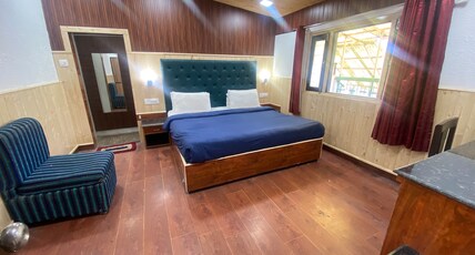 Hotel 24(new bharat) walkable distance from Mall Road Room Type - 404 Terraceroom with Lake View