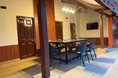 Nerurkars Hotel Woodside