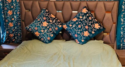 Cozy Kashmir Homestay Room Type - Deluxe Double Room