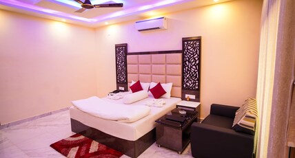 AQUA BLUE RESORT PRIVATE LIMITED Room Type - Deluxe room with Balcony
