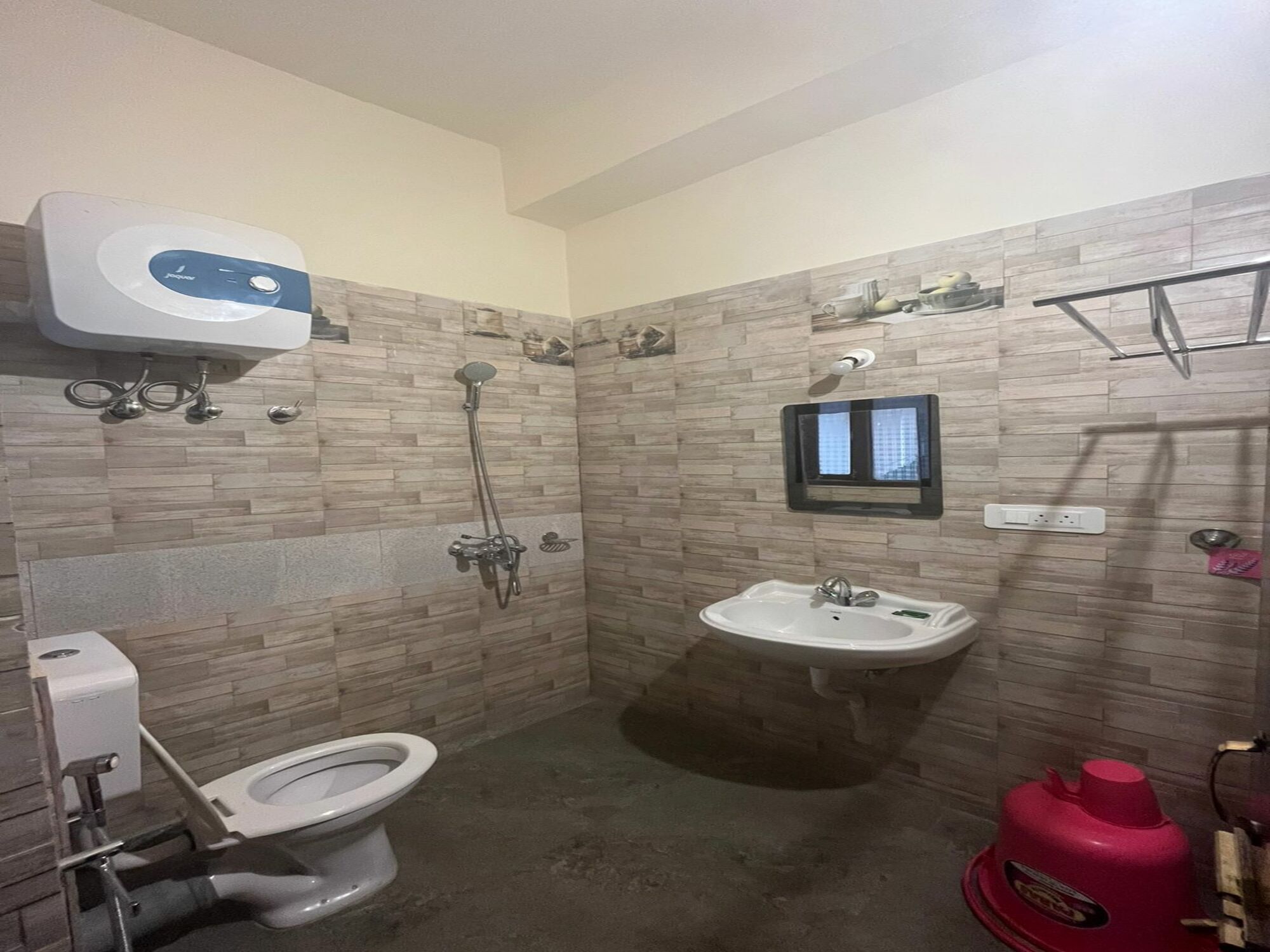 Tulip Arena Homestay - Tap to explore photos