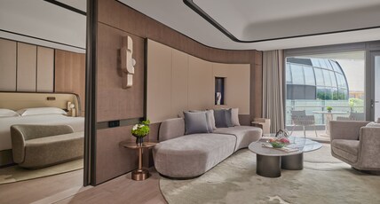 InterContinental Shanghai Harbour City, an IHG Hotel Room Type - 1 Bedroom Suite Lake View