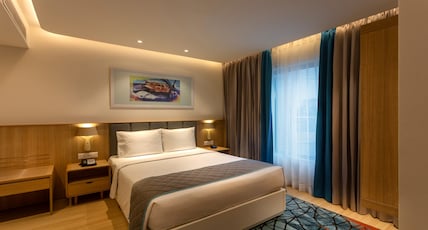 Holiday Inn Express & Suites, OMR Bengaluru Room Type - 1 Queen Suite Living Area Kitchenette & Free Breakfast Holiday Inn Express & Suites, OMR Bengaluru Room Type - 1 Queen Suite Living Area Kitchenette & Free Breakfast
