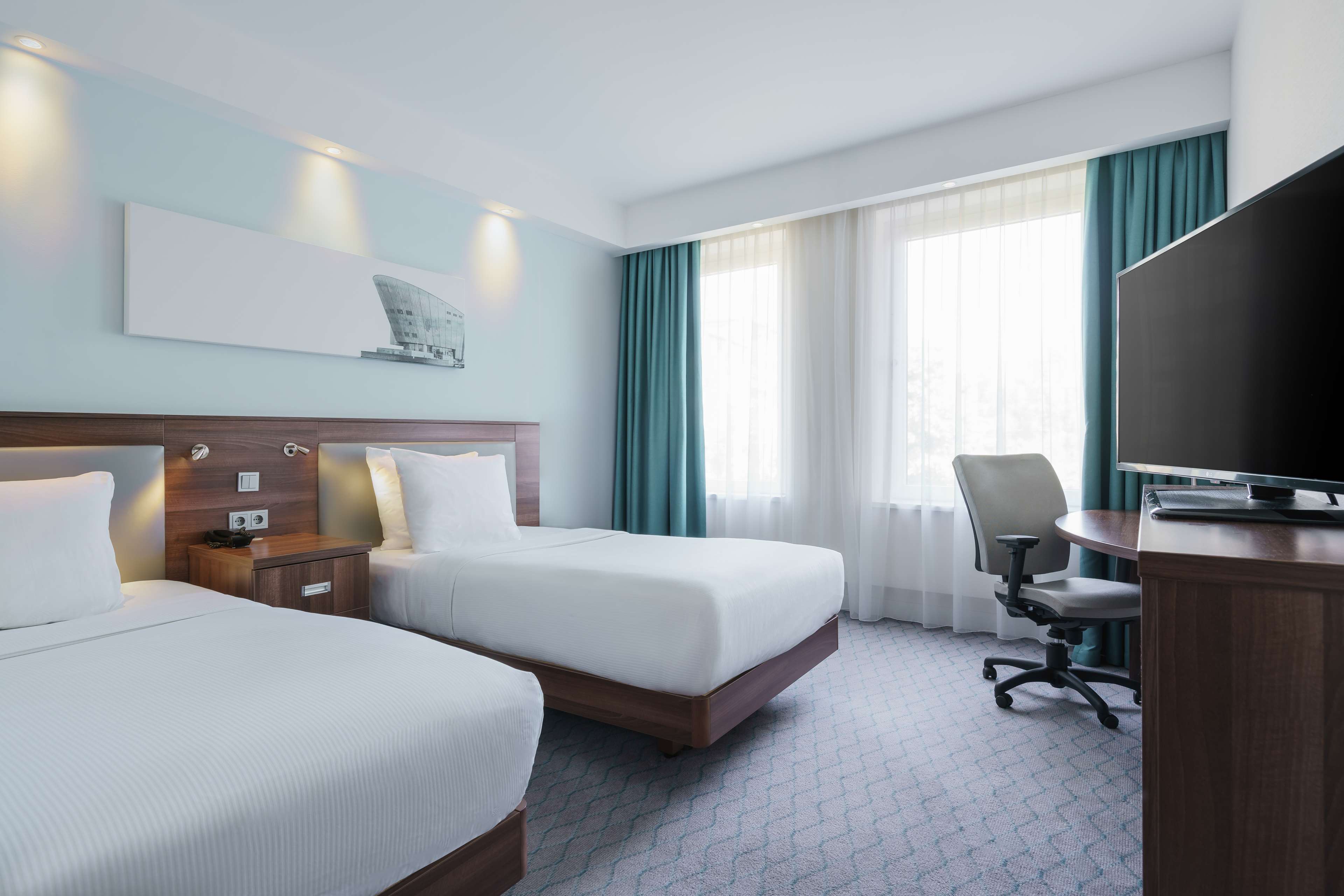 Hampton by Hilton Amsterdam Centre East - Tap to explore photos