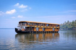 Bluerain Houseboat