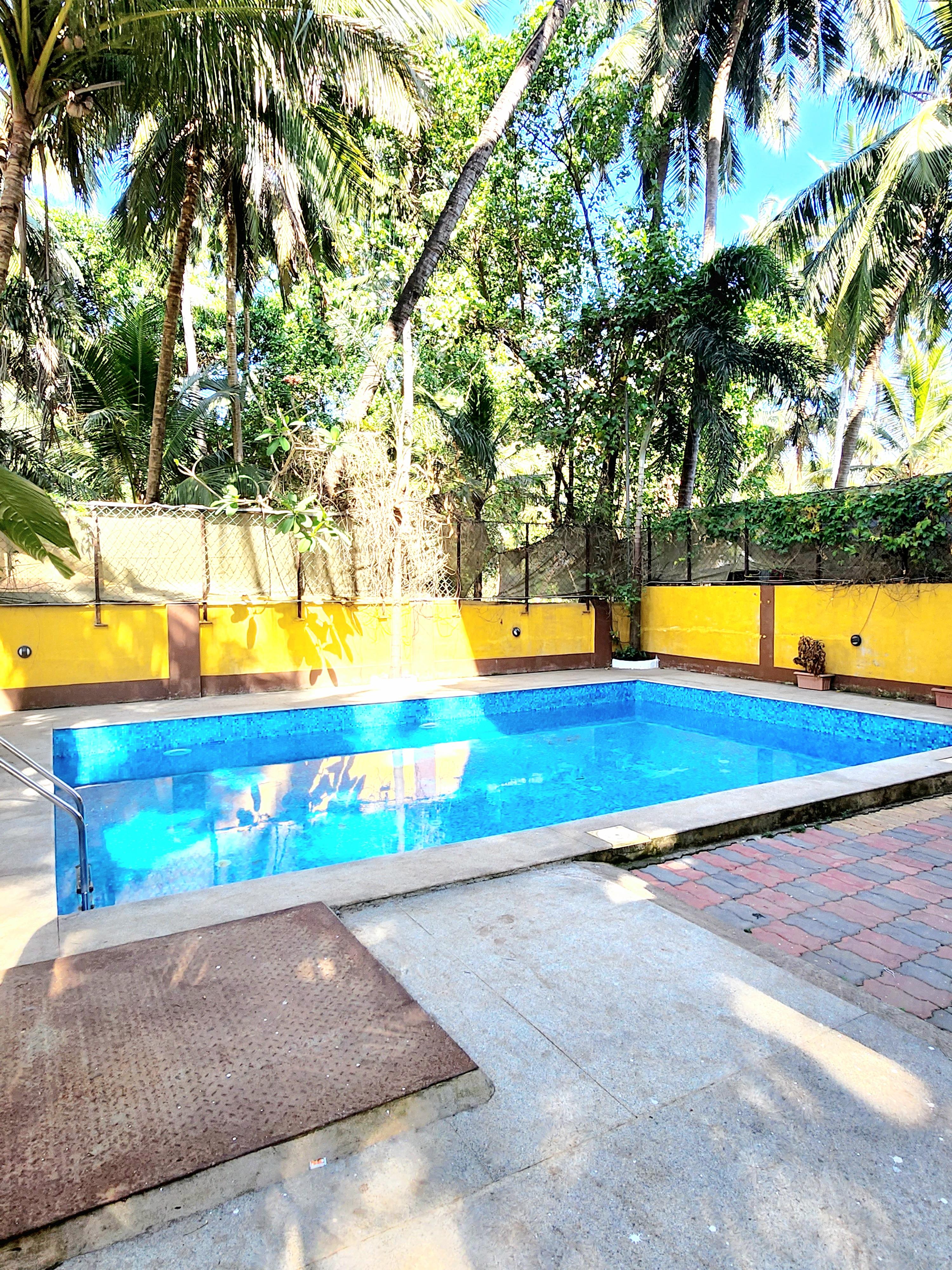 Calangute Luxury 2 BHK/Pool/Near Beach & Caretaker | Entire - Tap to explore photos