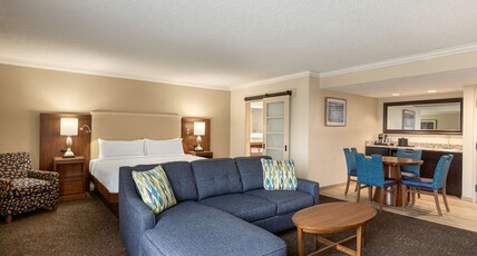Doubletree by Hilton Fort Myers at Bell Tower Shops Room Type - 1 KING STUDIO SUITE